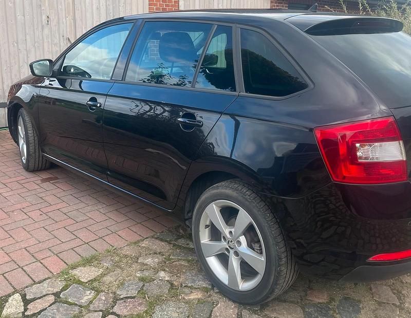 Gebraucht Skoda Rapid Active 86 PS (63 kW) 2014 Schwarz Limousine
