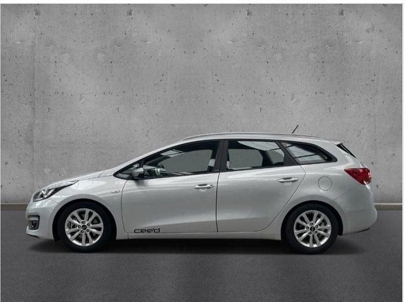 Silber Gebraucht 2017 Kia Ceed Sportswagon Edition 7 Kombi | 8.530 € (Guter Preis) - Bild 1/4