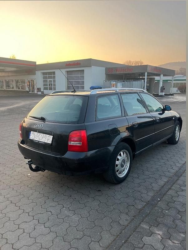 Gebraucht Audi A4 116 PS (85 kW) 2000 Schwarz Kombi