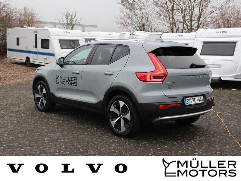 Gebraucht Volvo XC40 Core 163 PS (119 kW) 2024 Vapour grey / metallic SUV