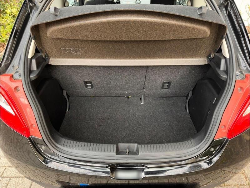 Gebraucht Mazda 2 Active 84 PS (61 kW) 2011 Schwarz Kleinwagen