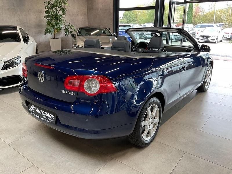Second-hand VW Eos 140 CP (102 kW) 2007 Albastru Cabrio