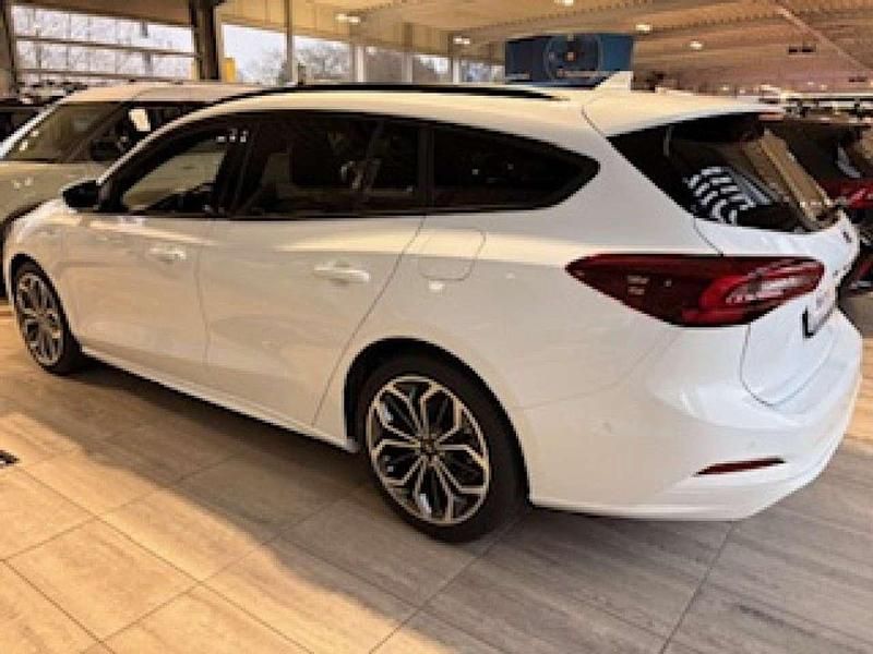 Neu Ford Focus ST-Line X 155 PS (114 kW) 2026 Weiß Kombi