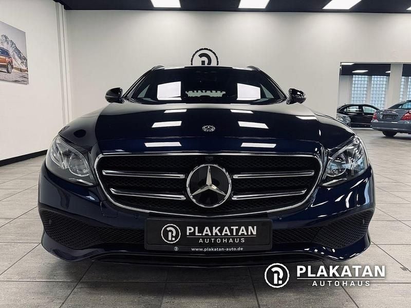 Usata Mercedes E200 184 CV (135 kW) 2018 Blu Berlina