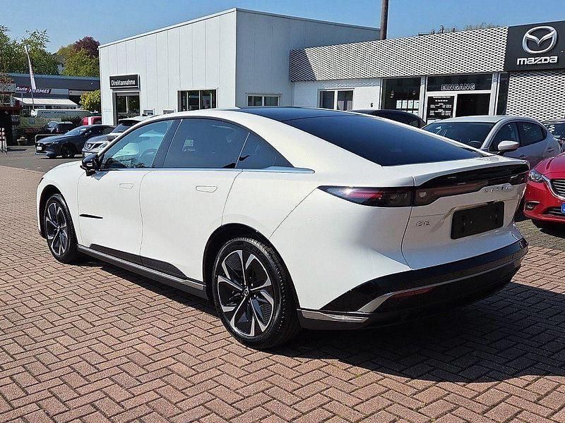 Neu Mazda 6e Takumi-Line 189 kW (258 PS) 2026 Crystal white pearl Limousine