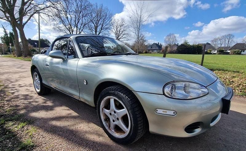 Usata Mazda MX5 110 CV (80 kW) 2003 Argento Cabrio