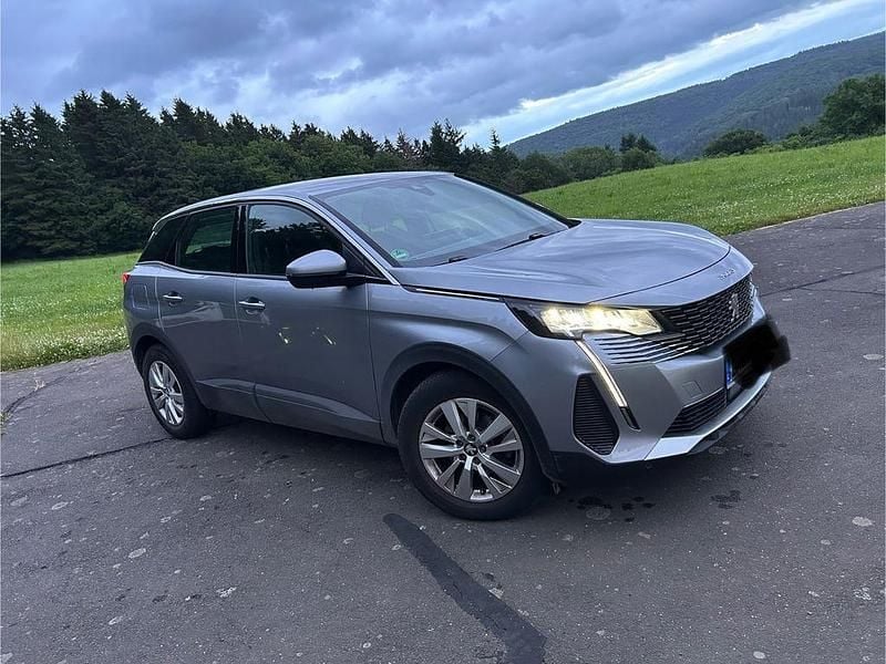 Grau Gebraucht 2021 Peugeot 3008 Active SUV | 18.000 € - Bild 1/4