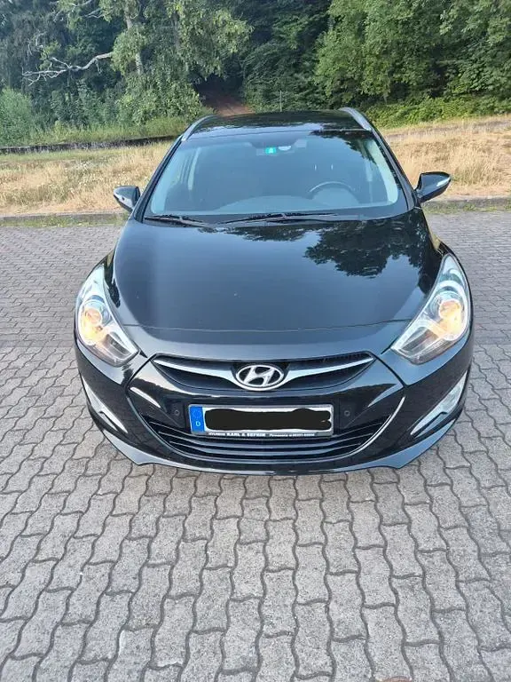 Gebraucht Hyundai i40 Style 136 PS (100 kW) 2011 Schwarz Kombi