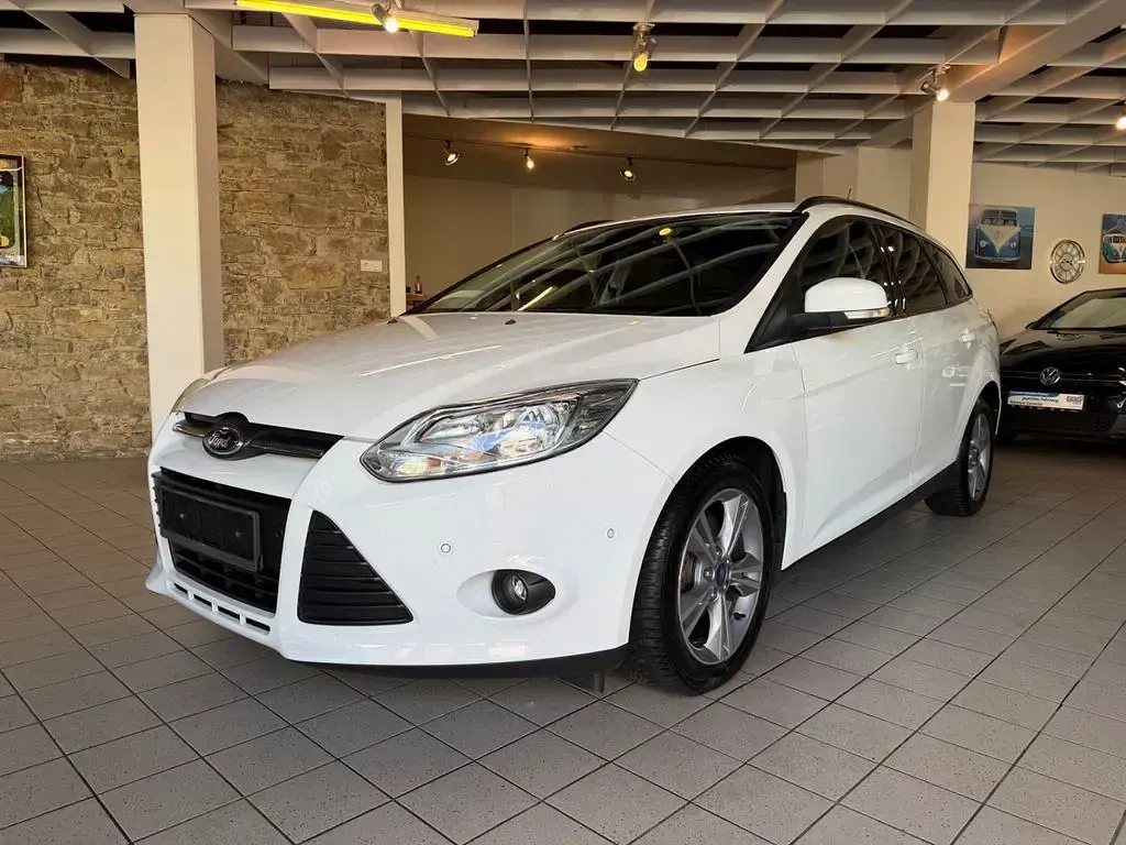 Gebraucht Ford Focus SYNC Edition 116 PS (85 kW) 2013 Weiß Limousine