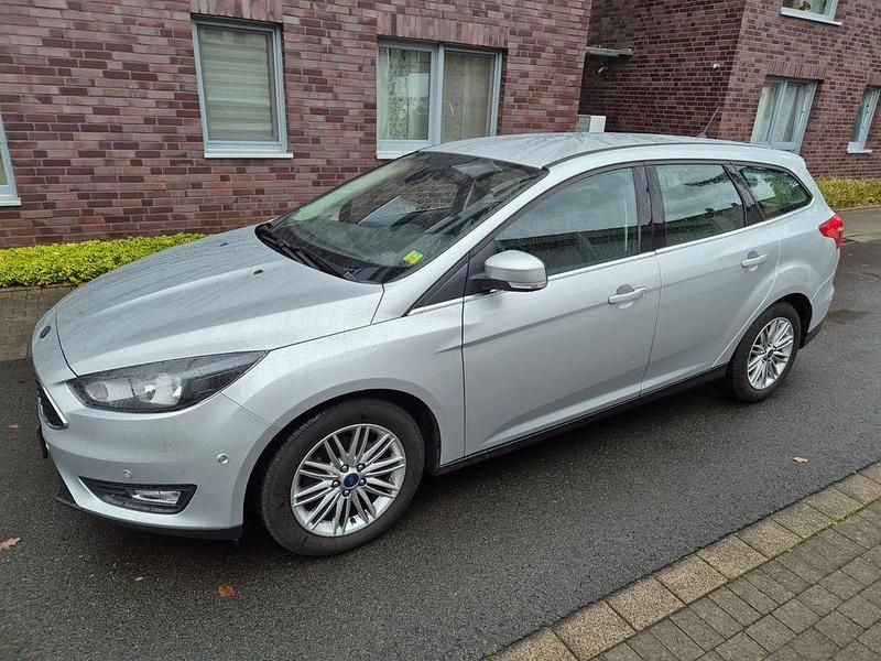 Silber Gebraucht 2018 Ford Focus Cool & Connect Limousine | 8.400 € (Guter Preis) - Bild 1/4