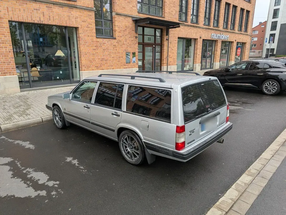 Gebraucht Volvo 945 165 PS (121 kW) 1998 Silber Kombi