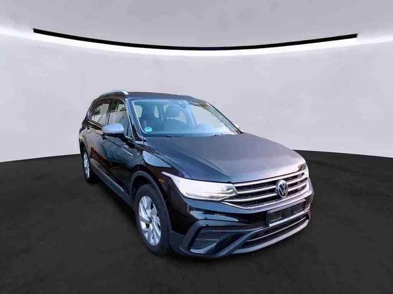 Deep black perleffekt Gebraucht 2022 VW Tiguan Allspace Life SUV | 22.950 € (Superpreis) - Bild 1/4