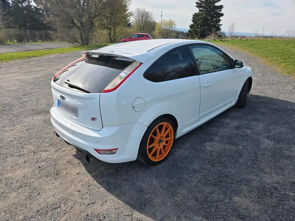 Gebraucht Ford Focus ST 225 PS (165 kW) 2009 Weiß Limousine