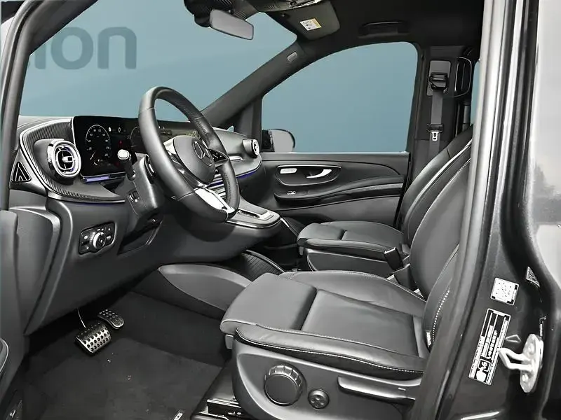 Gebraucht Mercedes V300 237 PS (174 kW) 2025 Grau Van / Kleinbus