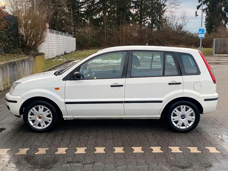 Gebraucht Ford Fusion 68 PS (50 kW) 2005 Weiß Kleinwagen