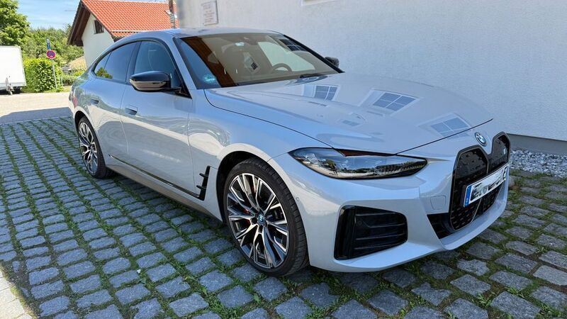 Grau Gebraucht 2023 BMW i4 M Sport Limousine | 44.990 € (Guter Preis) - Bild 1/4