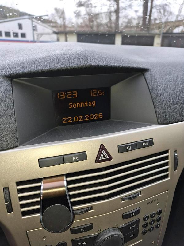 Gebraucht Opel Astra GTC 115 PS (84 kW) 2007 Schwarz Kleinwagen