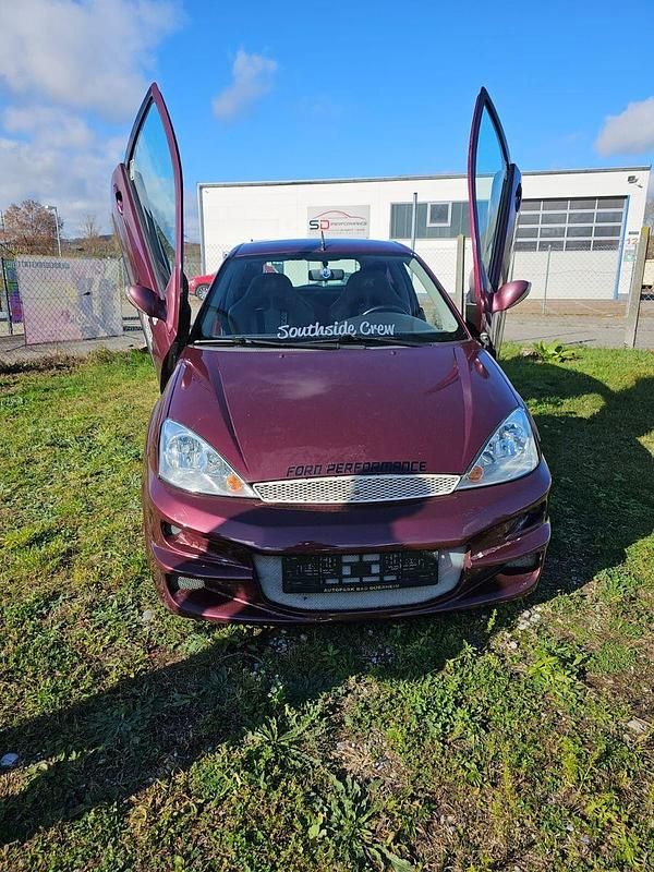 Usata Ford Focus 116 CV (85 kW) 2001 Viola Berlina