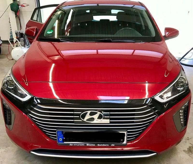 Rot Gebraucht 2018 Hyundai Ioniq Style Limousine | 13.200 € (Guter Preis) - Bild 1/4