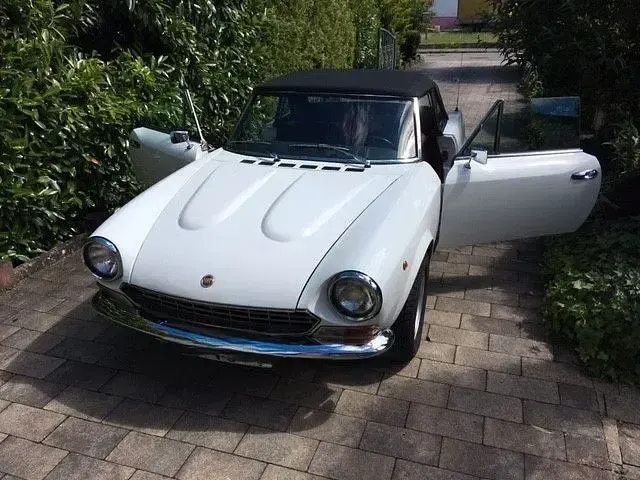 Gebraucht Fiat 124 Spider 105 PS (77 kW) 1982 Weiß Cabrio