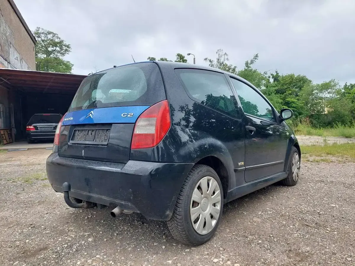 Gebraucht Citroën C2 VTR Sport 68 PS (50 kW) 2007 Lack onyx schwarz/deckende Kleinwagen