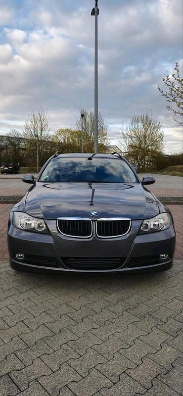 Gebraucht BMW 318 171 PS (125 kW) 2007 Grau Kombi