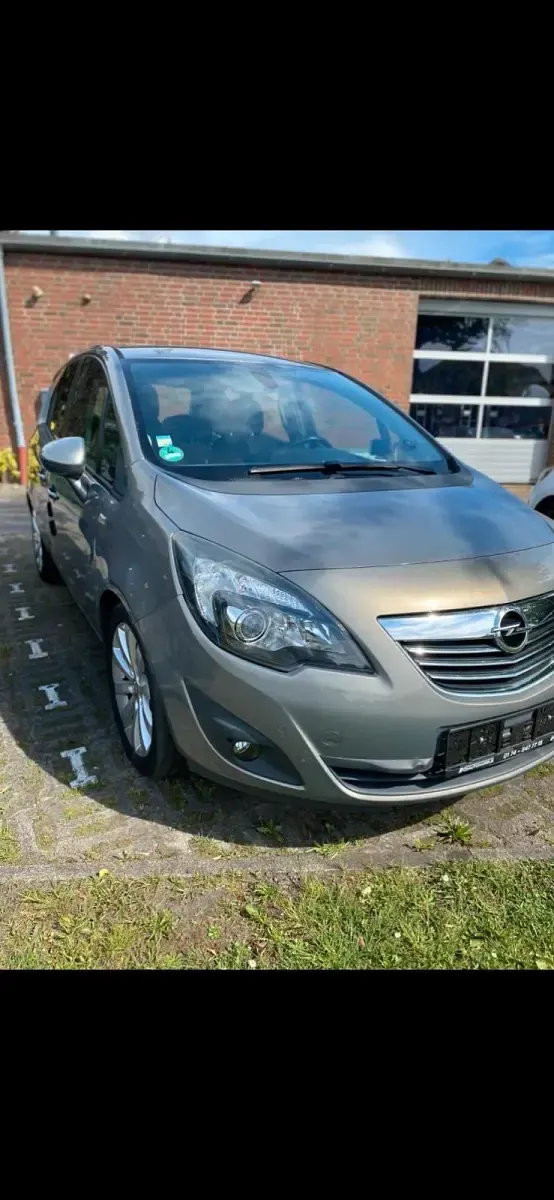 Gebraucht Opel Meriva 101 PS (74 kW) 2011 Gold Van / Kleinbus