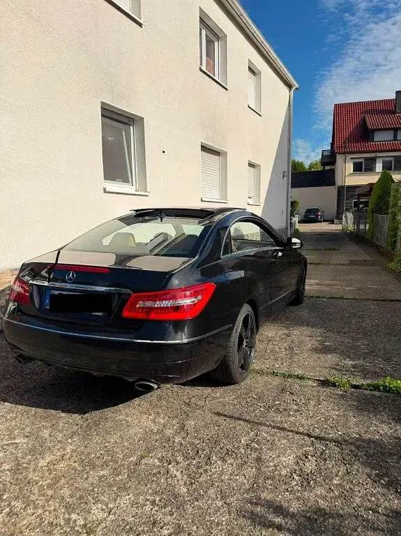 Gebraucht Mercedes E350 292 PS (214 kW) 2009 Schwarz Coupé
