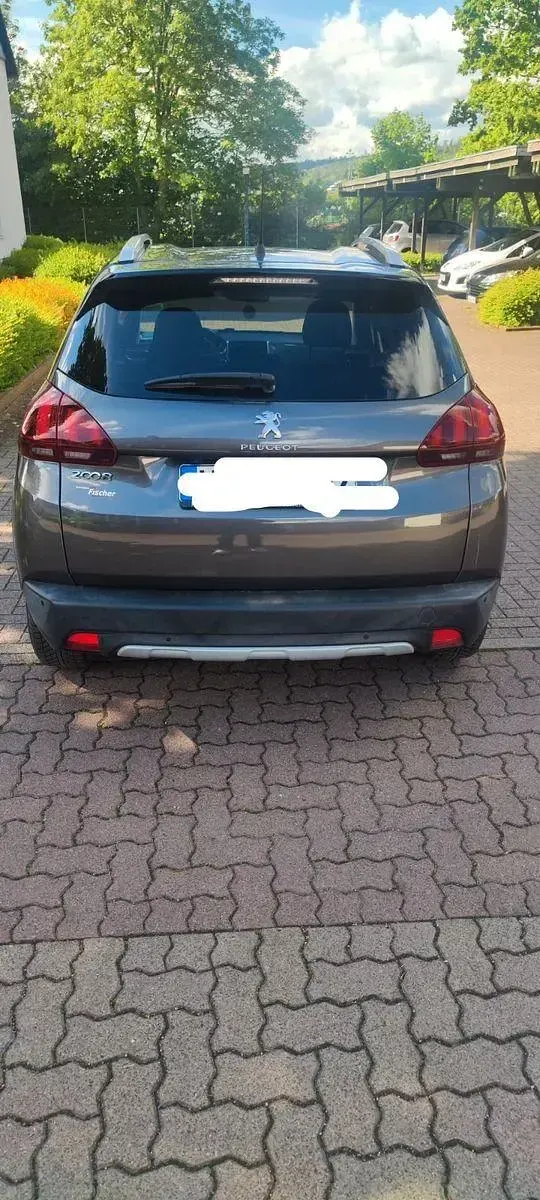 Gebraucht Peugeot 2008 Allure 110 PS (80 kW) 2019 Grau SUV