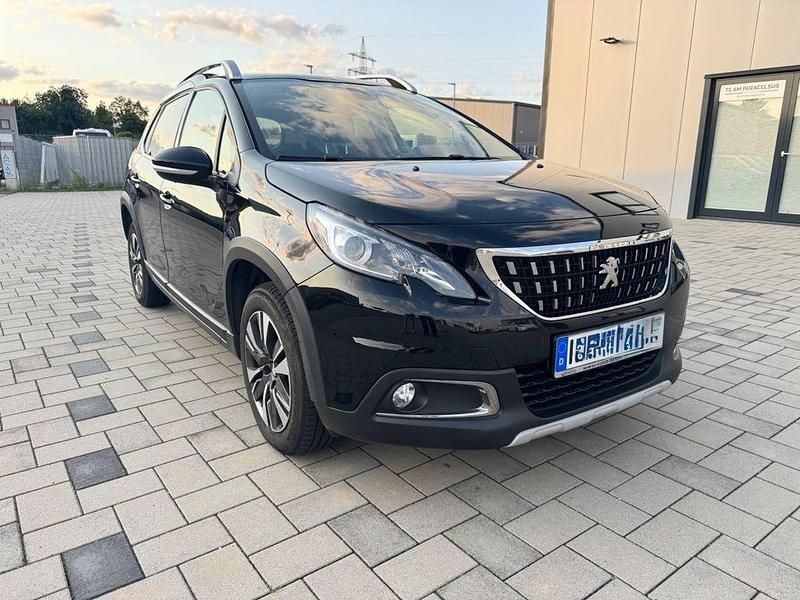 Schwarz Gebraucht 2019 Peugeot 2008 SUV | 12.199 € (Guter Preis) - Bild 1/4