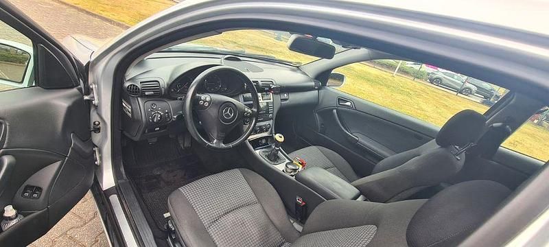 Gebraucht Mercedes CL200 120 PS (88 kW) 2008 Silber Coupé