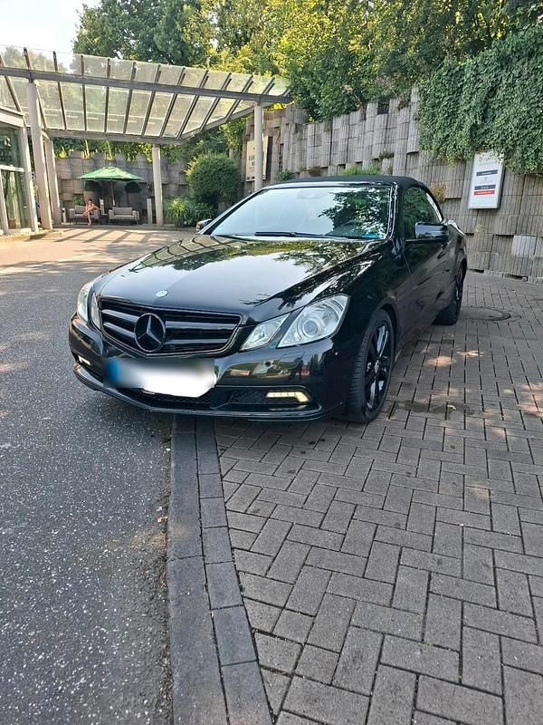 Schwarz Gebraucht 2010 Mercedes E220 Cabrio | 9.999 € (Guter Preis) - Bild 1/4