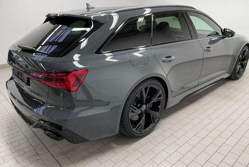 Gebraucht Audi RS6 600 PS (441 kW) 2022 Sonderlack audi excl. magnetgr Kombi