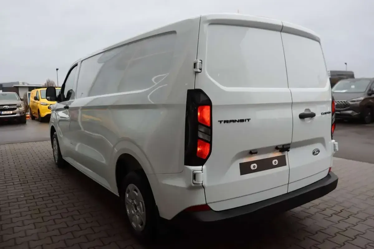 Neu Ford Transit Custom Trend 150 PS (110 kW) 2026 Frozen white Van / Kleinbus