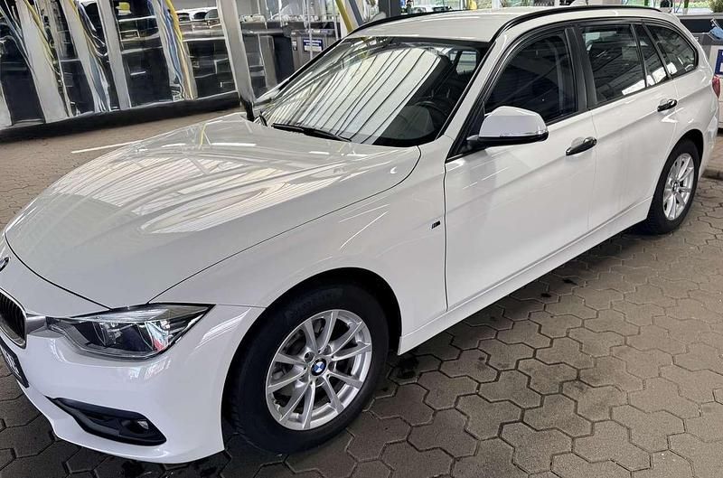 Gebraucht BMW 318 Advantage 150 PS (110 kW) 2019 Weiß Kombi