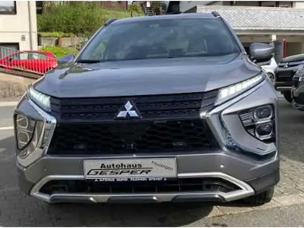 Używany Mitsubishi Eclipse Cross Plus 188 KM (138 kW) 2022 Szary SUV