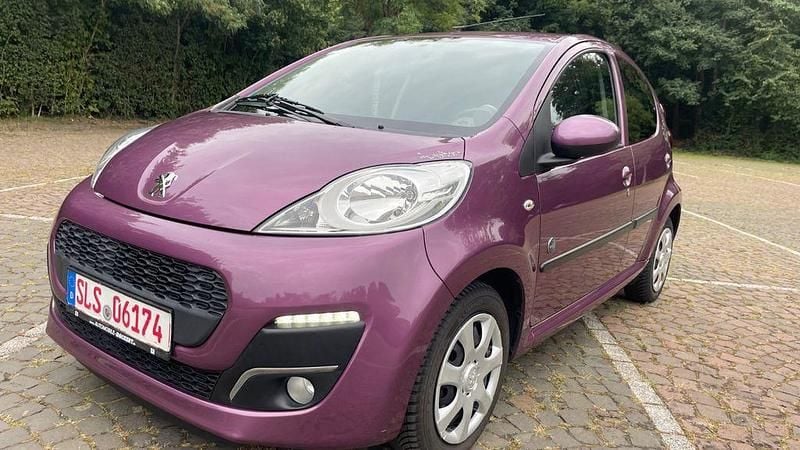 Violet Gebraucht 2013 Peugeot 107 Envy Kleinwagen | 2.999 € (Guter Preis) - Bild 1/4