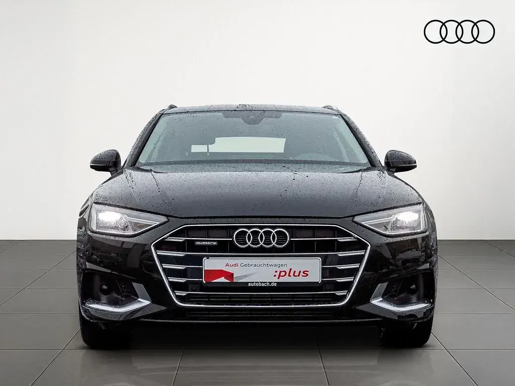 Używany Audi A4 Advanced Plus 204 KM (150 kW) 2023 Czarny Kombi