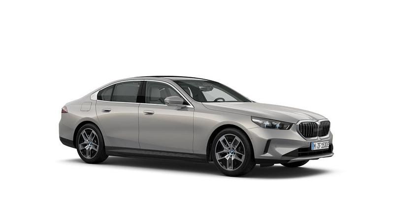 Gebraucht BMW 550e Comfort Edition 313 PS (230 kW) 2026 Limousine