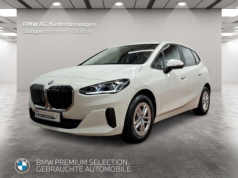 Weiß Gebraucht 2022 BMW 218 Active Tourer Sport Line Van / Kleinbus | 26.790 € (Fairer Preis) - Bild 1/4