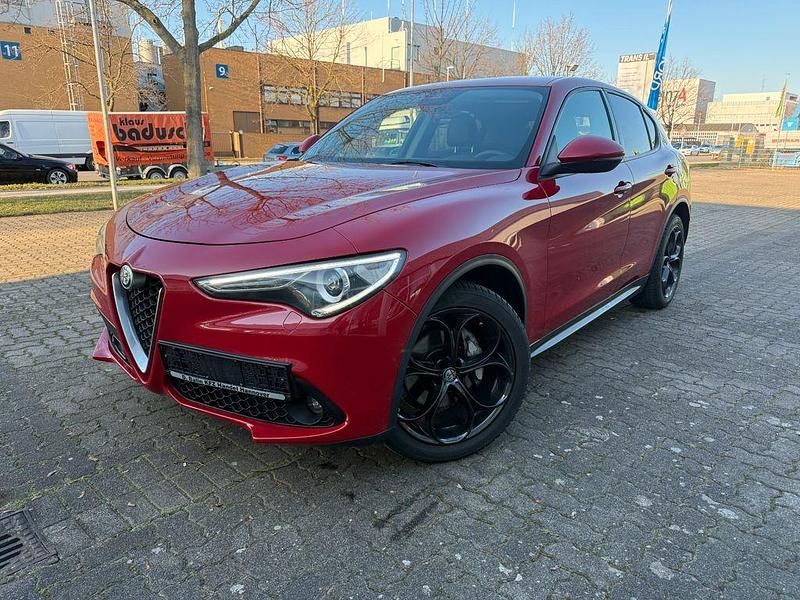 Gebraucht Alfa Romeo Stelvio Super 179 PS (131 kW) 2018 Rot SUV