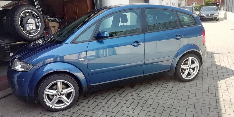 Gebraucht Audi A2 110 PS (80 kW) 2005 Blau Kleinwagen