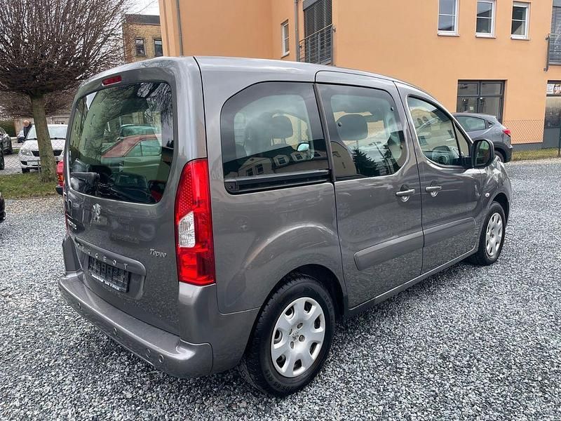 Gebraucht Peugeot Partner Tepee Premium 109 PS (80 kW) 2008 Grau Van / Kleinbus