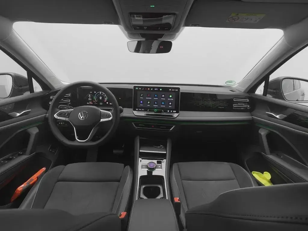 Gebraucht VW Tiguan Elegance 204 PS (150 kW) 2026 Uranograu SUV