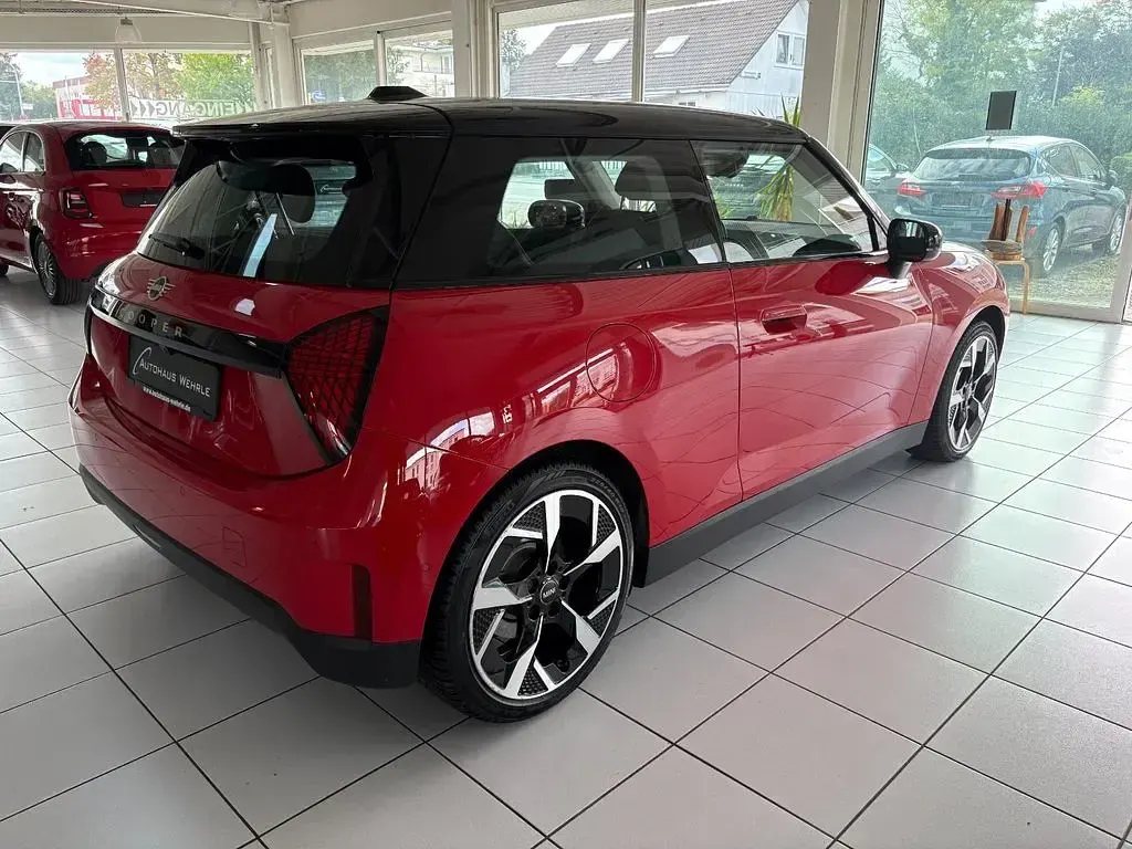 Gebraucht Mini Cooper 135 kW (184 PS) 2024 Rot Kleinwagen