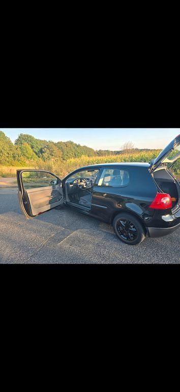 Gebraucht VW Golf IV Individual 105 PS (77 kW) 2004 Schwarz Limousine