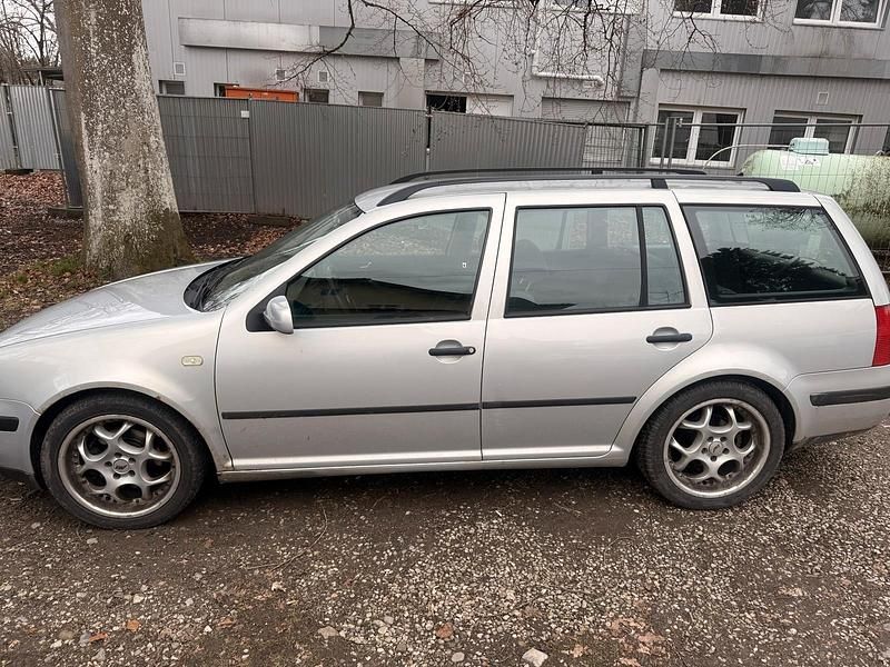 Second-hand VW Golf IV 1999 Argintiu Break