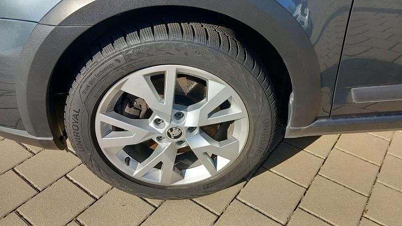 Gebraucht Skoda Octavia Scout Scout 4x4 184 PS (135 kW) 2015 Metalgrau metallic Kombi