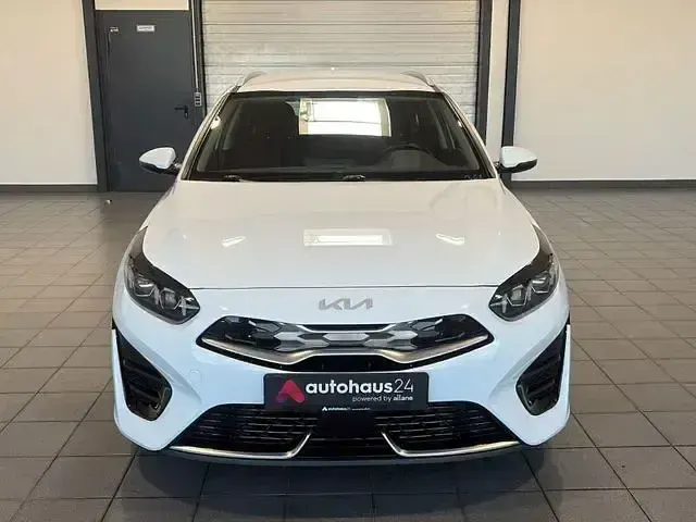 Gebraucht Kia Ceed Vision 141 PS (103 kW) 2022 Weiß Kleinwagen