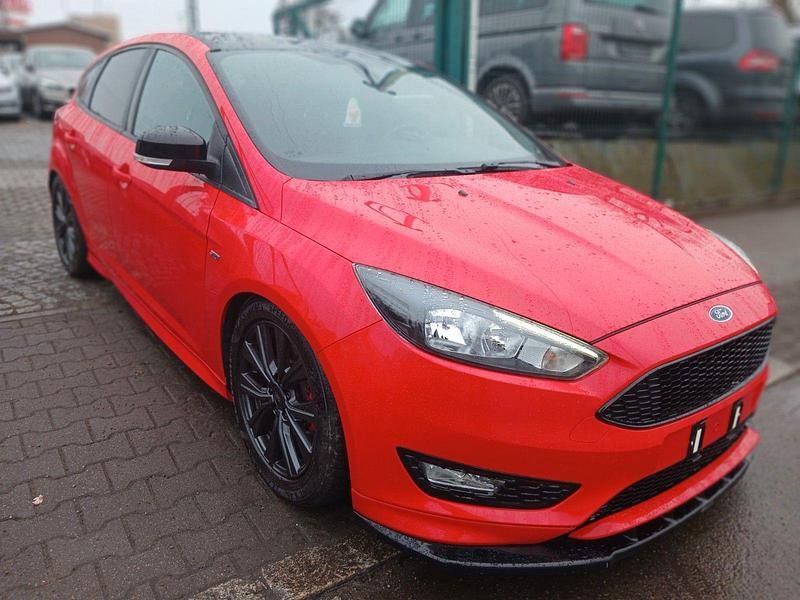 Gebraucht Ford Focus ST-Line 182 PS (133 kW) 2018 Rot Kleinwagen